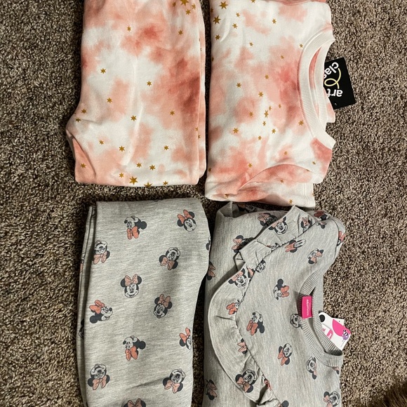 Bundle of two matching sets 3T loungewear - Picture 2 of 10